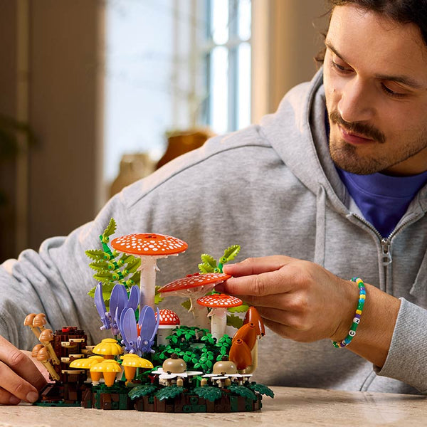 LEGO® Botanicals Woodland Mushrooms (11505) image 5