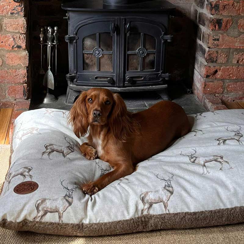 Snug & Cosy Moorland Stag Dog Lounger image 0