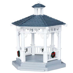 Lemax Plastic Gazebo with Decorations (Set of 6) image 0