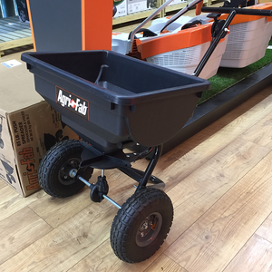 Agri-Fab Deluxe Push Spreader (38.5kg/85lb) image 0