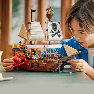 LEGO® Creator 3 in 1 Iconic Pirate Ship (31387) image 12