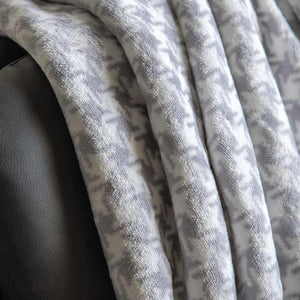 Kilburn & Scott Dogtooth Sherpa Throw in Silver image 7