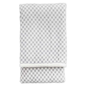 Kilburn & Scott Dogtooth Sherpa Throw in Silver image 5
