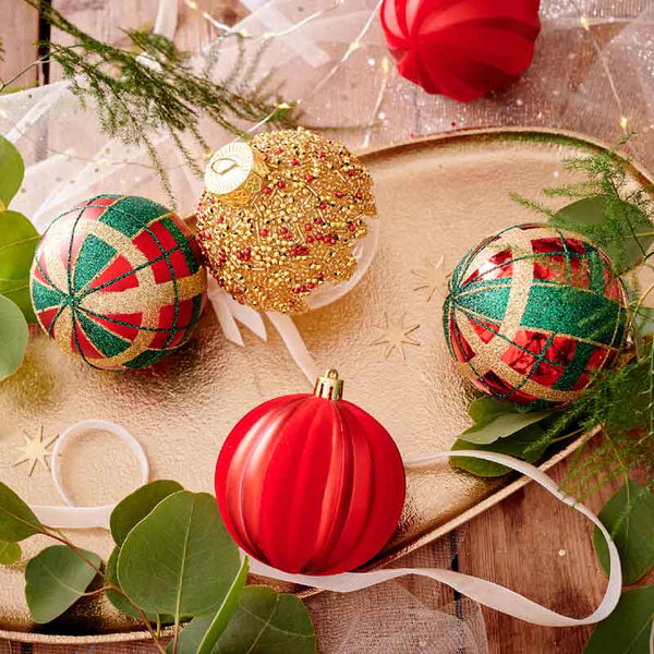 Decoris Shatterproof Bauble with Gold &amp; Green Check (Assorted Designs) image 1