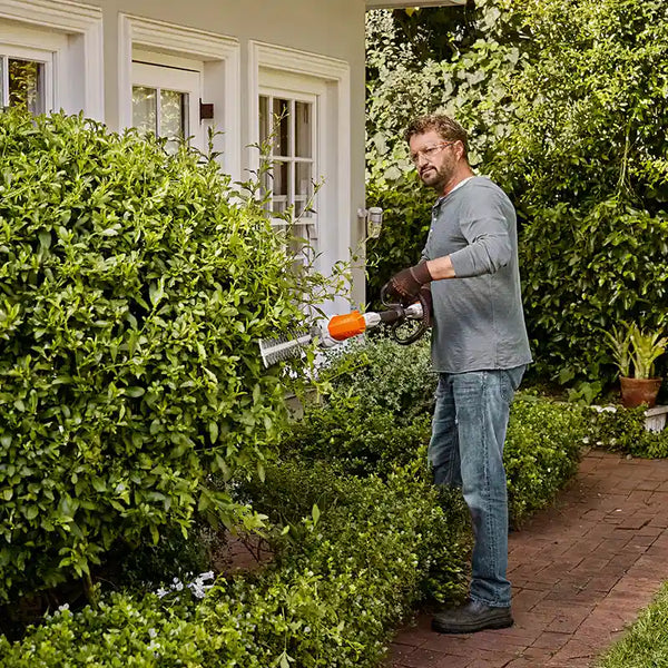 STIHL HLA 56 Cordless Long-Reach Hedge Trimmer image 3
