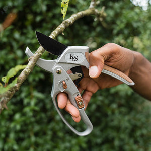 Kent & Stowe SureCut Hard Wood Ratchet Anvil Secateurs (Cutting dia. 22mm) image 2