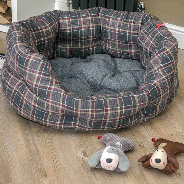 Zoon Plaid Oval Dog Bed image 0