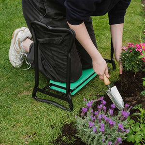 Gardman Foldaway Garden Kneeler in use