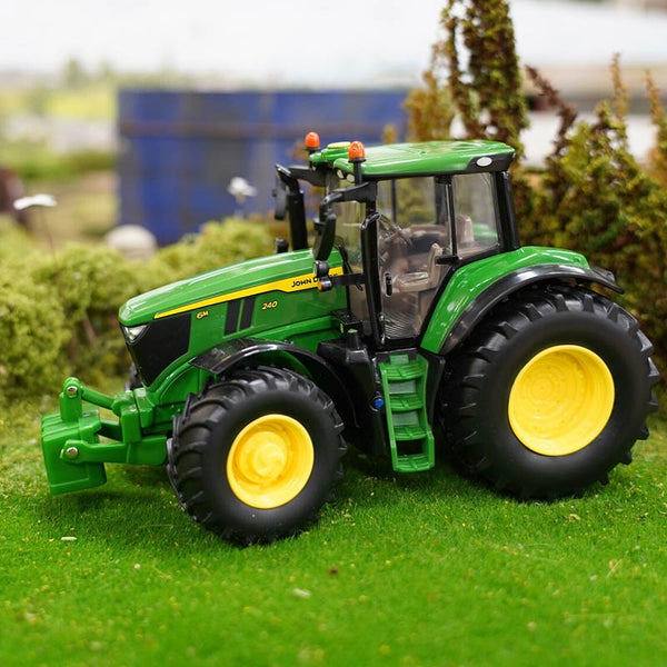 John Deere 6M 240 Lifestyle Close Up