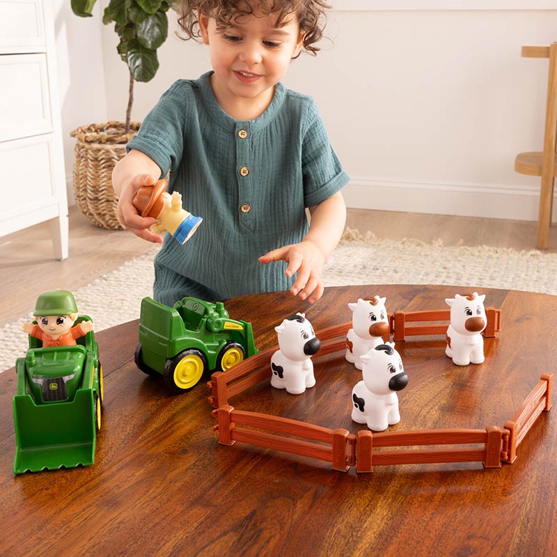 John Deere The Cows Are Out Playset