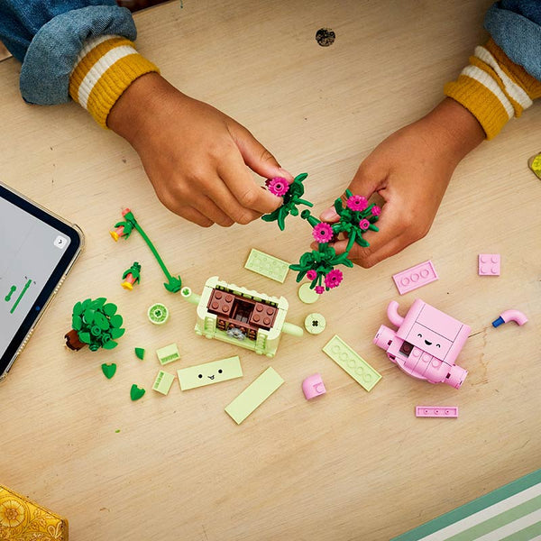 Lego Botanicals Rocking Plants 11506 Lifestyle of Build