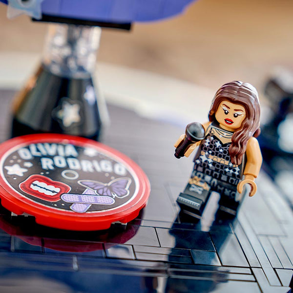 Lego Editions Olivia Rodrigos Concert Moon 43029 Minifigure