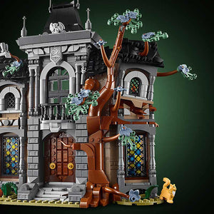 Lego Icons Mayor Manor 11383 Product Close Up