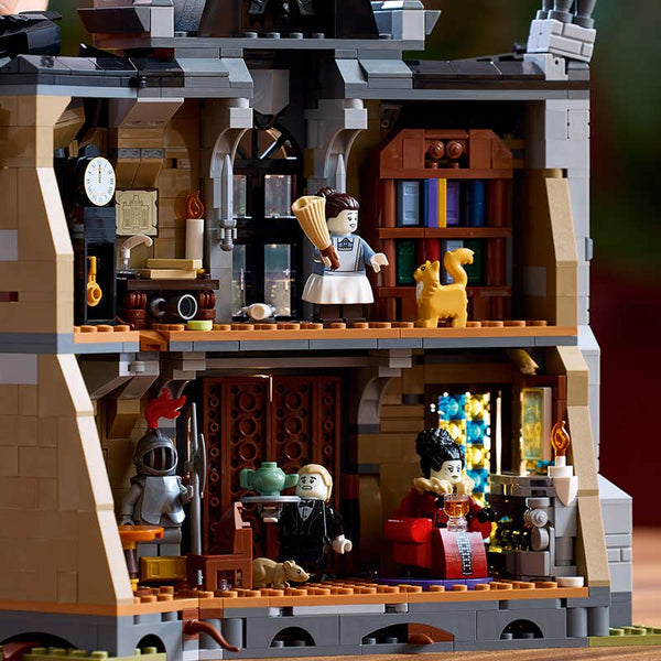 Lego Icons Mayor Manor 11383 Feature 4