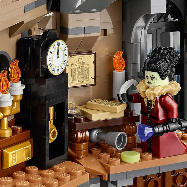 Lego Icons Mayor Manor 11383 Product Feature 5