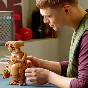 Lego Ideas E.T. The Extra-Terrestrial 21370 Lifestyle with Adult