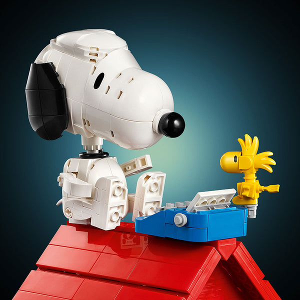 Lego Ideas Peanuts Snoopy's Doghouse 21368 Feature Product Snoopy and Woodstock