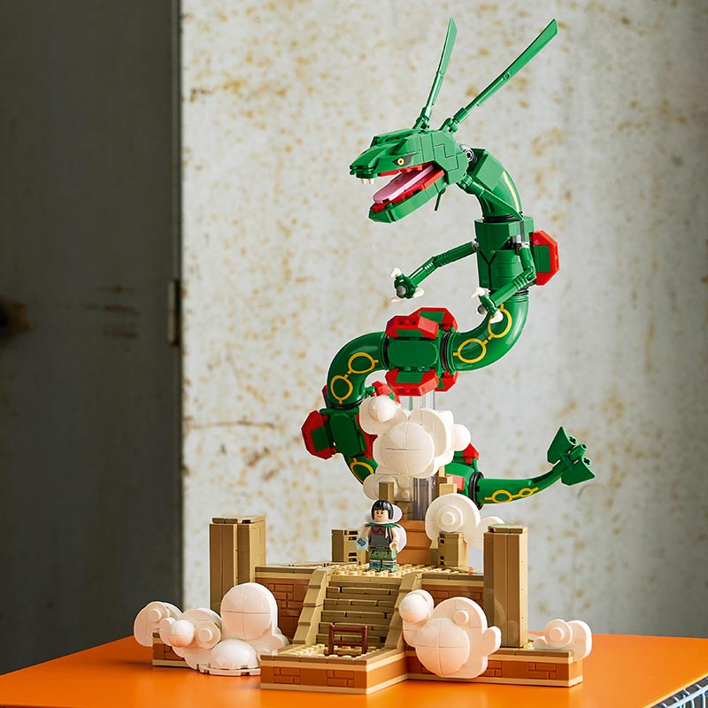 Lego Pokemon Rayquaza 72168 Product and Box