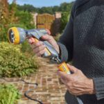 Attaching the Hozelock Multi Spray Pro with 7 settings