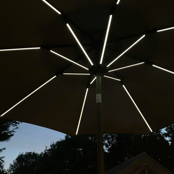 Sturdi 2.7m Round LED Solar Parasol at night