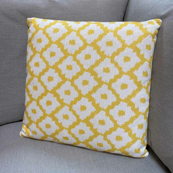 Bramblecrest Lemon Medallion Square Scatter Cushion