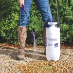 Defenders Multi-Purpose Pressure Sprayer (8 litres) spraying weeds