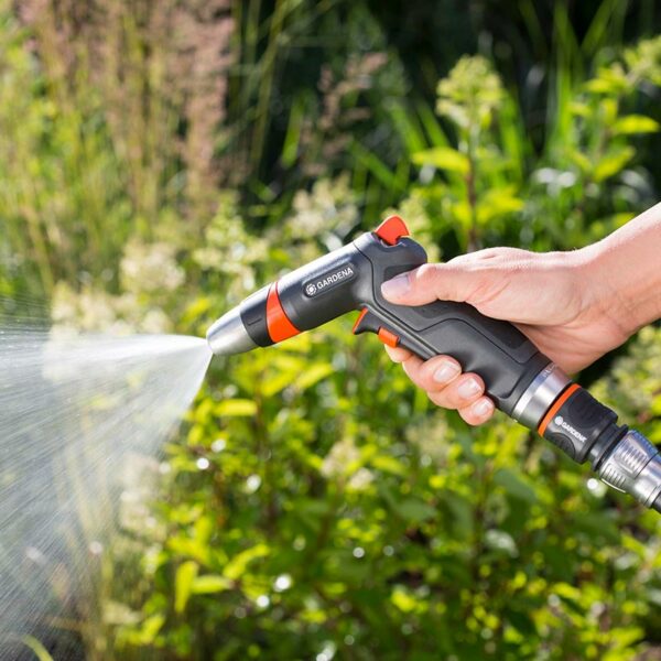 GARDENA Premium Cleaning Nozzle spraying back