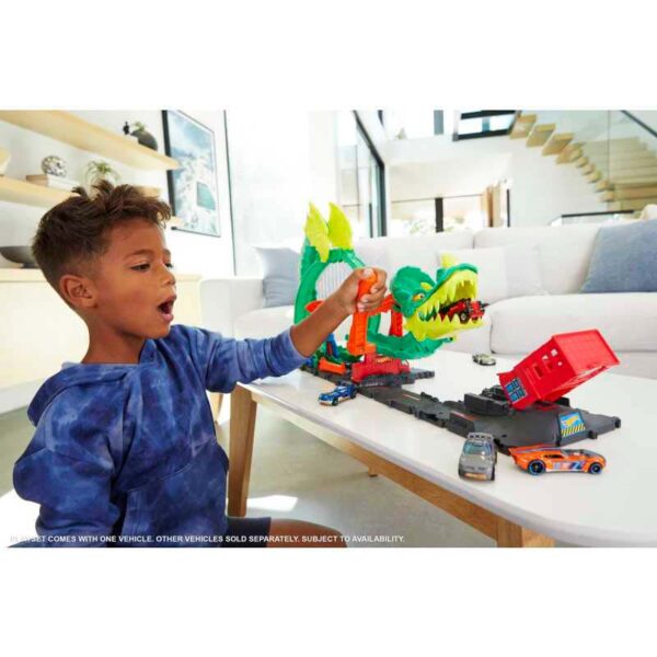 Hot Wheels Dragon Drive Firefight Playset and Car boy playing