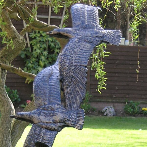Home & Garden UK Birds in Flight Garden Statue bird detail