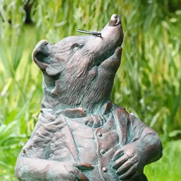 Home & Garden UK Mole Garden Statue detail