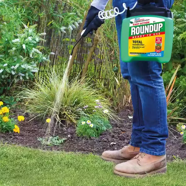 Roundup Fast Action Ready to Use Weedkiller 5L Pump spraying garden