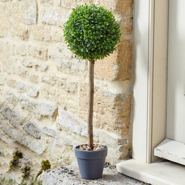 The Smart Garden 40cm Uno Artificial Topiary Tree in situ