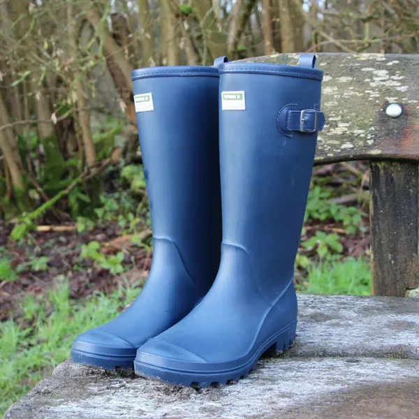 Town & Country Burford Wellington Boots navy on bench