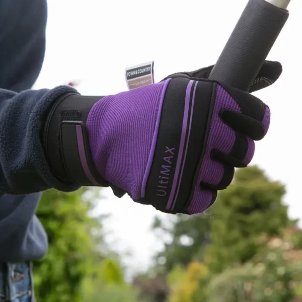 Town & Country Ultimax Gloves aubergine close up