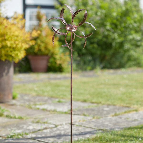 Smart Garden Oak Leaf Wind Spinner close-up lifestyle image
