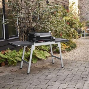 Weber Slate Premium Portable Gas Griddle, 43cm in situ with lid down