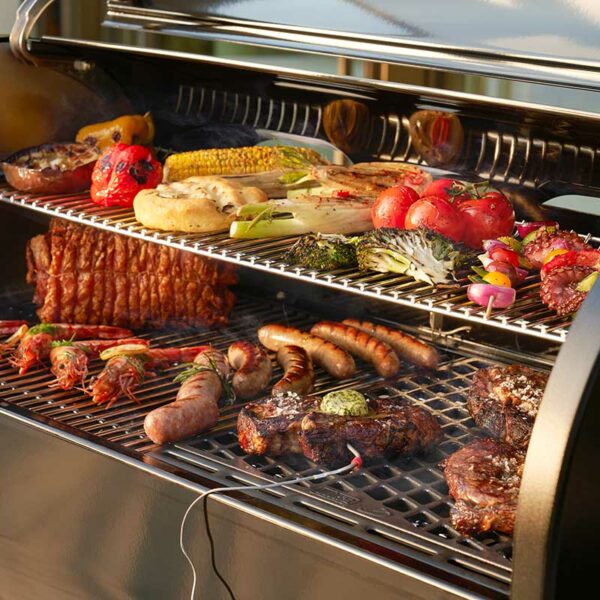 Weber SmokeFire EPX6 Wood Pellet Grill Stealth Edition food 2