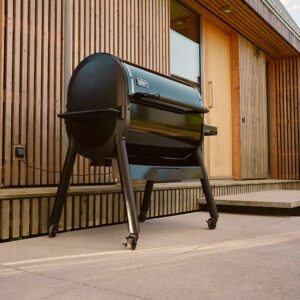 Weber SmokeFire EPX6 Wood Pellet Barbecue Stealth Edition