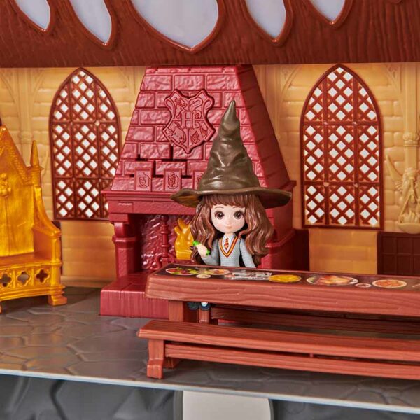 Wizarding World, Magical Minis Hogwarts Castle, Ages 5+ Hermione close