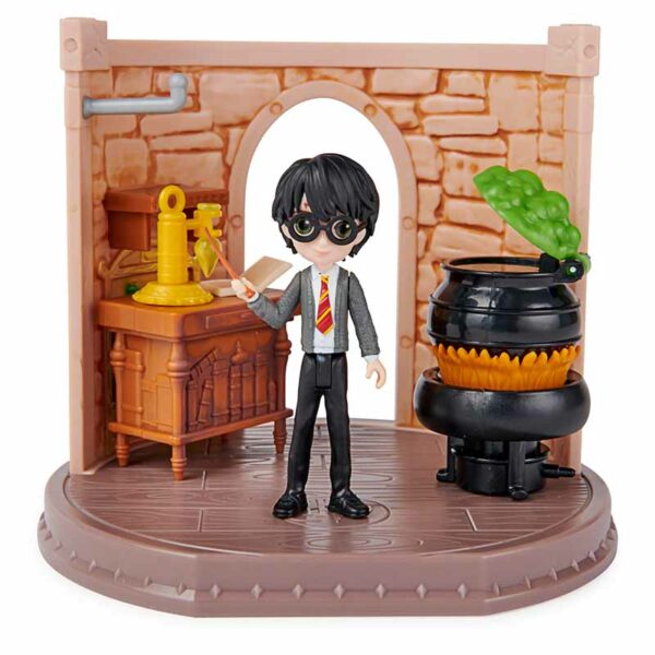Wizarding World, Magical Minis Potions Classroom with Exclusive Harry Potter Figure and Accessories, Ages 5+ main